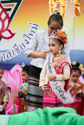 20201103045004.jpg -  ต๋ามฮีต ตวยฮอย ลอยกระทงยี่เป็ง (หนูน้อยนพมาศรุ่นจิ๋ว)  พ.ศ.2563 | https://www.abcm.ac.th