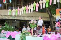 20201103045005.jpg -  ต๋ามฮีต ตวยฮอย ลอยกระทงยี่เป็ง (หนูน้อยนพมาศรุ่นจิ๋ว)  พ.ศ.2563 | https://www.abcm.ac.th