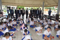 20200929092436(1).jpg - นายอำนาจ วิชยานุวัติ เลขาธิการคณะกรรมการการศึกษาขั้นพื้นฐาน พร้อมด้วยผู้บริหารของสำนักงานคณะกรรมการการศึกษาขั้นพื้นฐาน ได้มาตรวจเยี่ยมโรงเรียนในด้านการจัดการเรียนการสอนในสถานการณ์การแพร่ระบาดของเชื้อไวรัส COVID-19 | https://www.abcm.ac.th